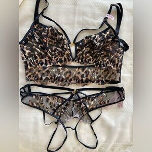 NWT Victoria’s Secret XL VERY SEXY Bralette Bra Top & Panty Set Animal Print